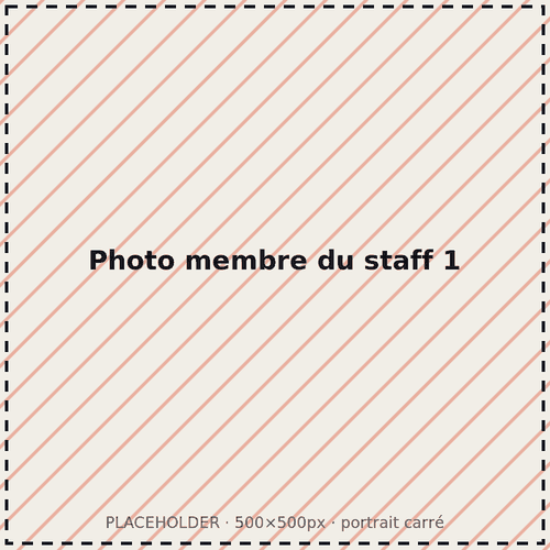 [Photo à remplacer : portrait du membre du staff 1]