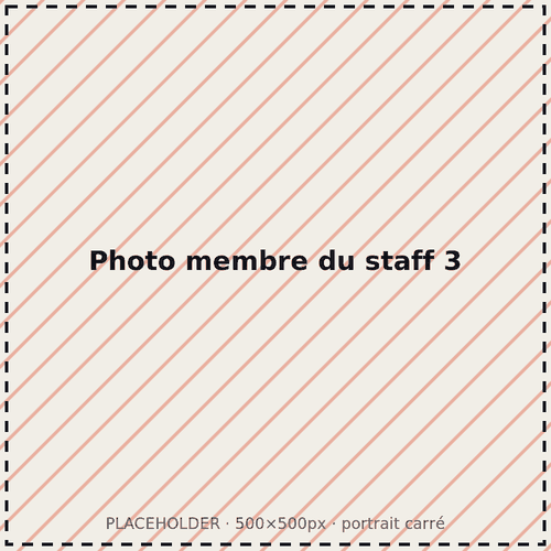 [Photo à remplacer : portrait du membre du staff 3]